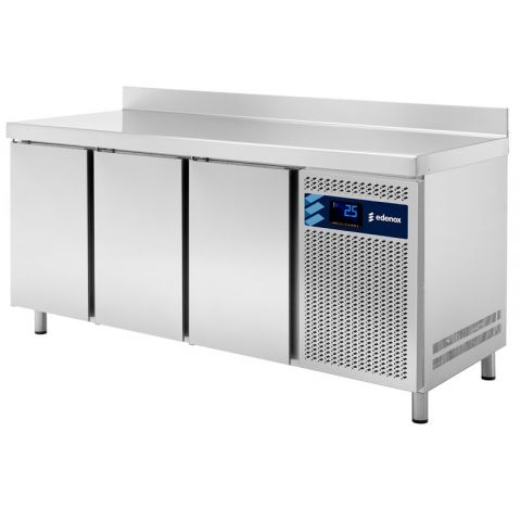 
Tipo modelo Armario mostrador
Clasif. Eficiencia EnergeticaC
Índice de Eficiencia Energetic (%)46,920
Consumo eléctrico 24h (KWH)3,060
Consumo anual eléctrico (KWH)1118,700
Vol. neto refrigeración (L)231
Clase climática4
Número de puertas3
Potencia eléctrica (KW)0,249
Dimensiones (mm)2017 x 600 x 850
